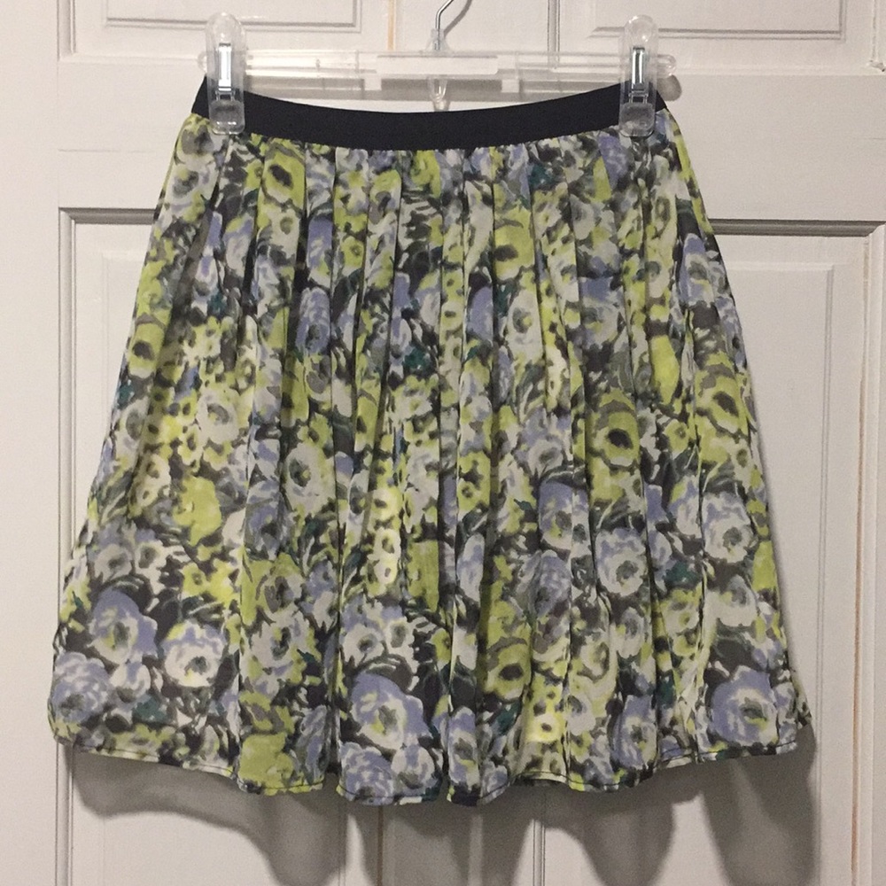 Uniqlo floral mini-skirt